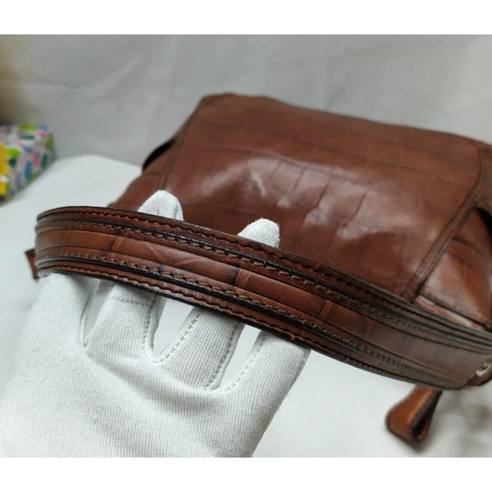 Fossil Brown Leather Crocodile Embossed Zipper Closure Hobo Shoulder Bag